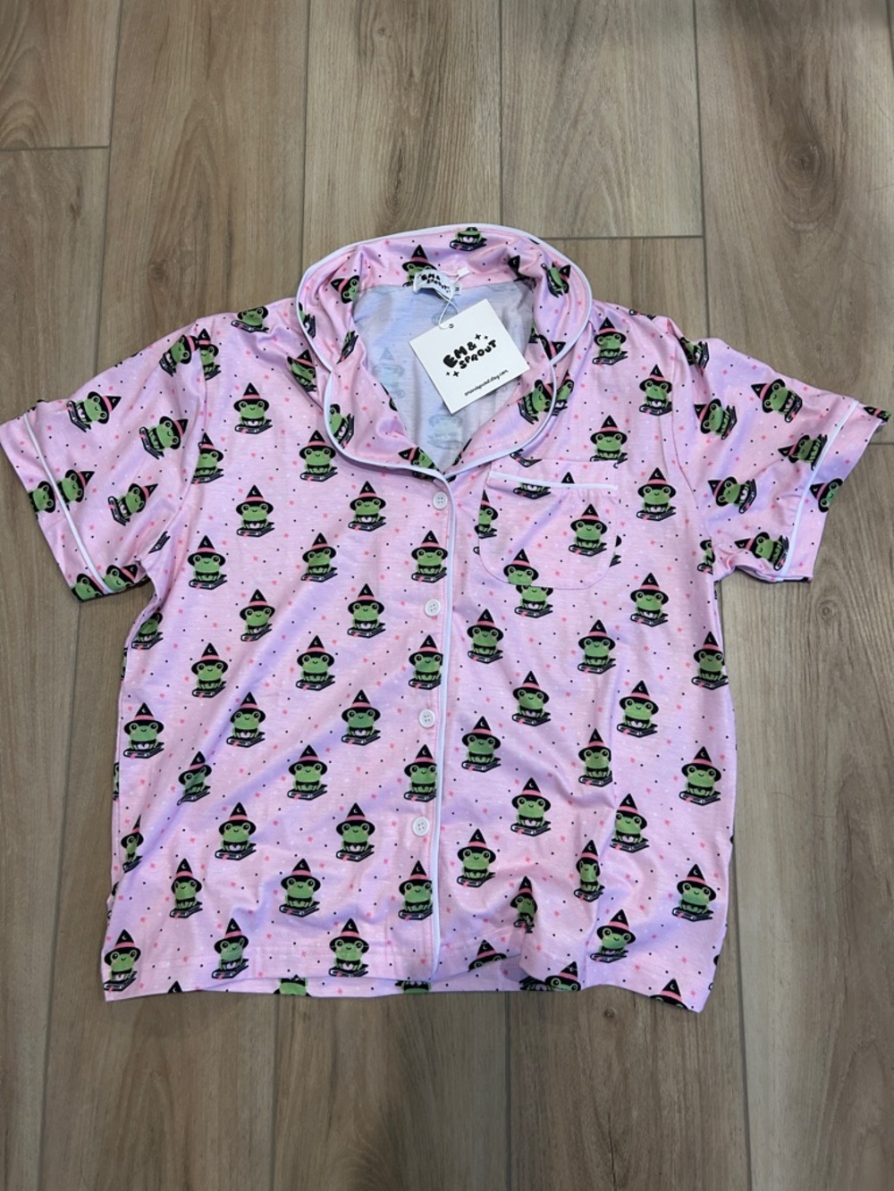 NWT Em + Sprout frog pajama top size M